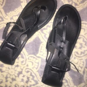 American Eagle Sandals